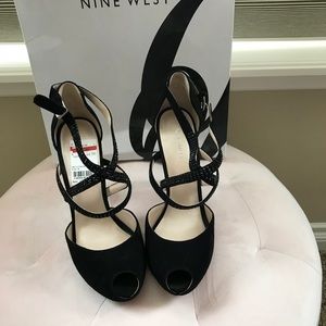 NINE WEST PUMP 7.5 BLACK